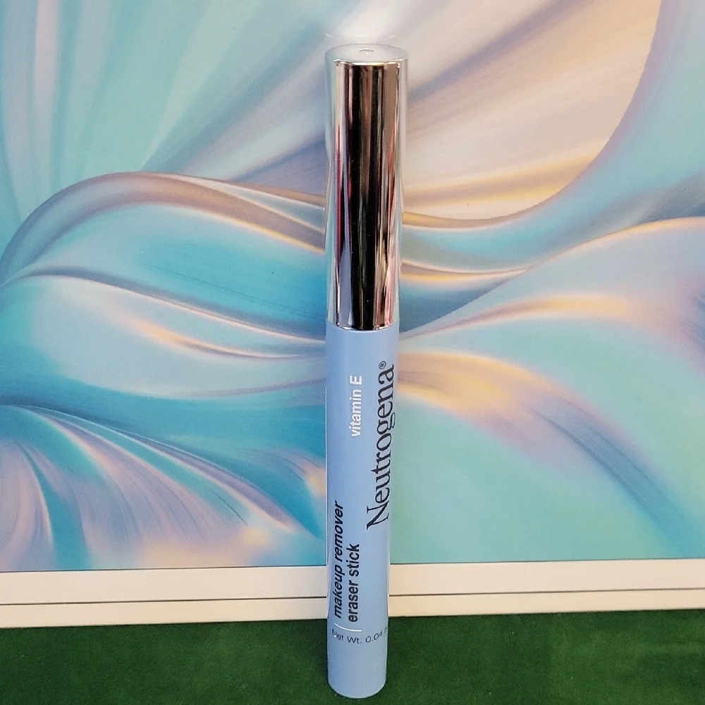 Neutrogena Vitamin E Makeup Remover Eraser Stick 1.2g New Sealed Tube
